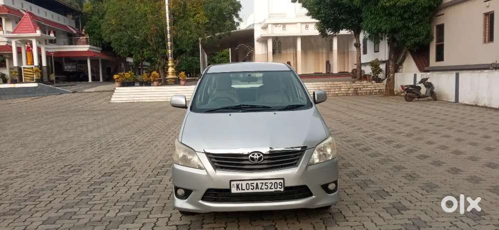 2012 Model Toyota Innova G4