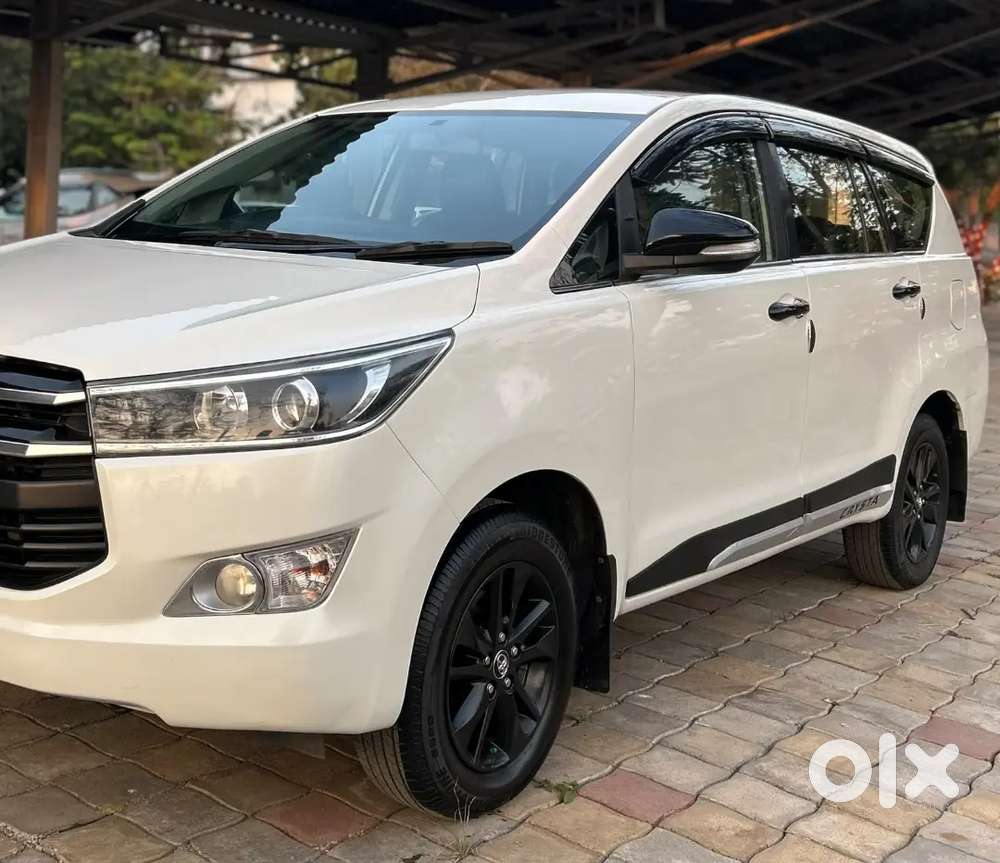 Toyota Innova Crysta 2.4 V 2016 For Sell