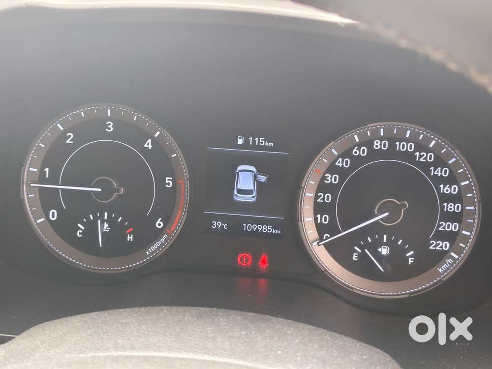 Hyundai Venue Sx (o) Mt 1.5 Diesel, 2021, Diesel