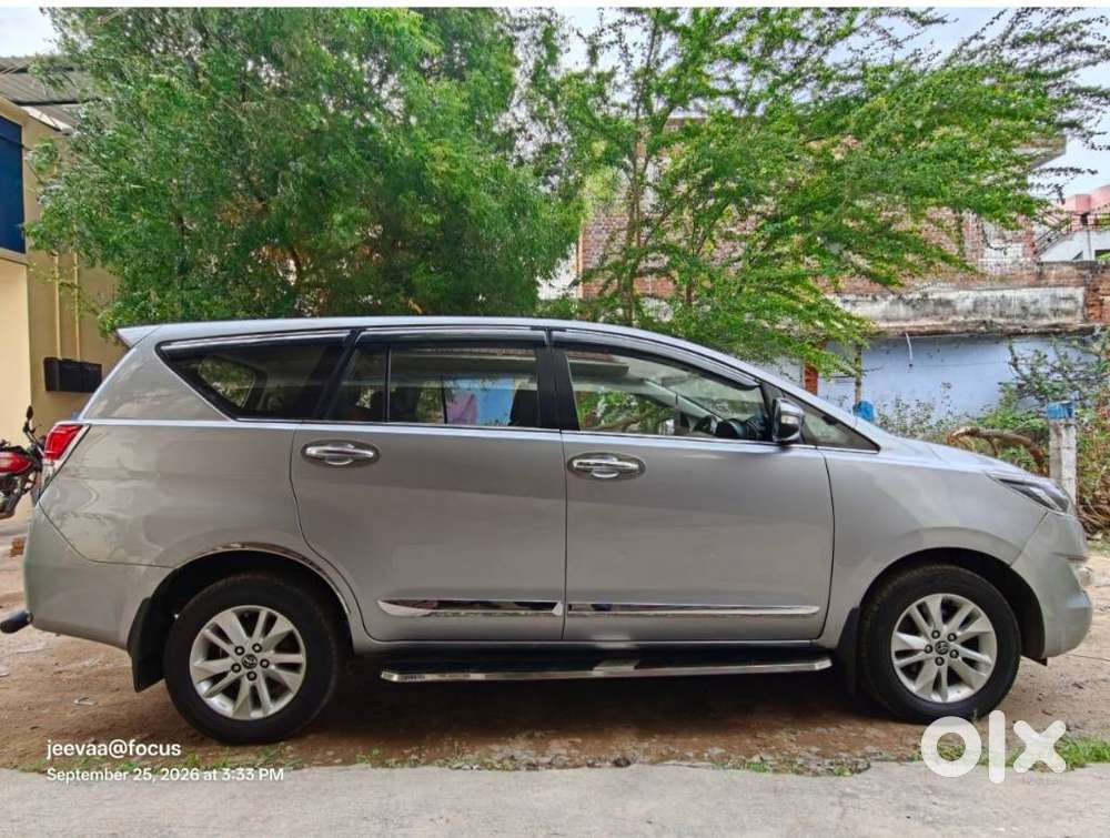 Toyota Innova Crysta 2.4 V 8 Str, 2016, Diesel