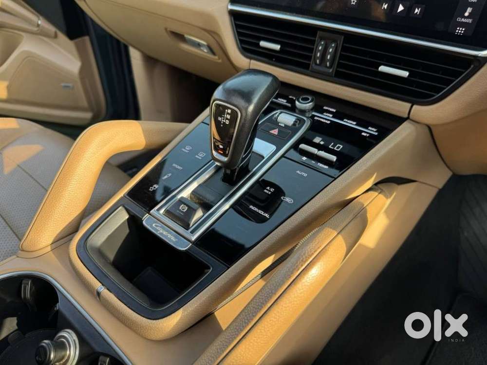 Porsche Cayenne V6 Tiptronic, 2019, Petrol