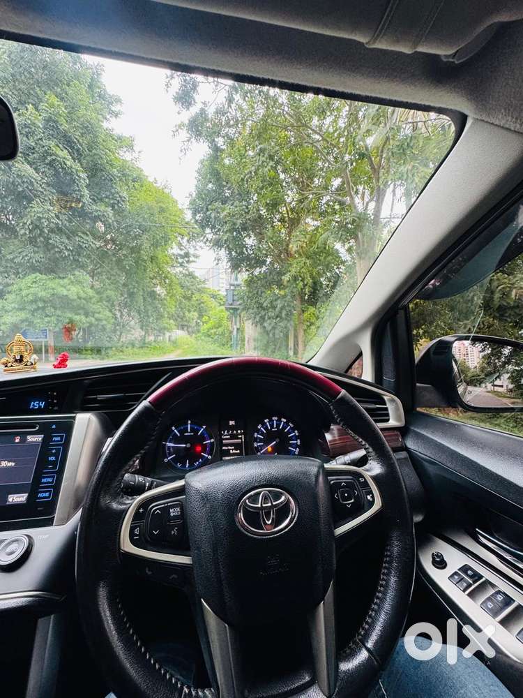 Toyota Innova Crysta 2.4 V 7 Str, 2016, Diesel