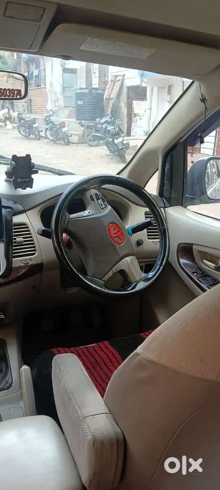 Toyota Innova 2014 Diesel 95000 Km Driven