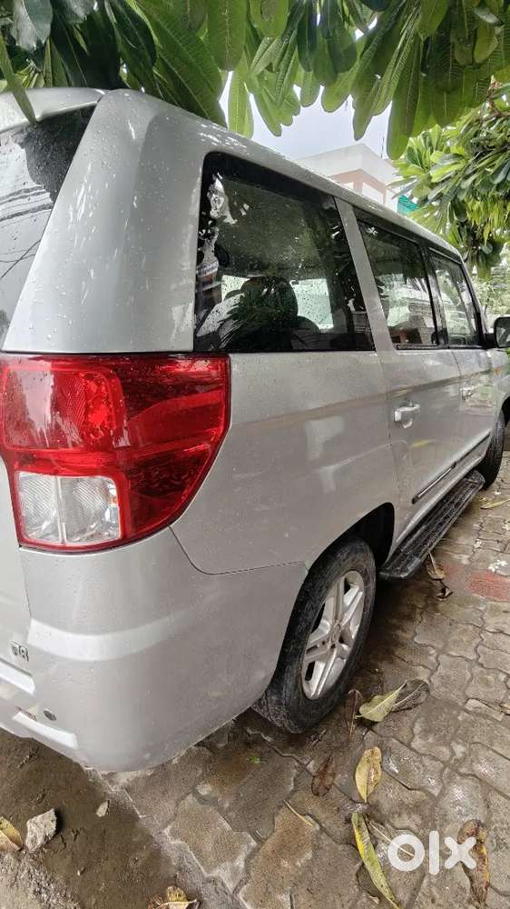 Mahindra Tuv 300 9seater