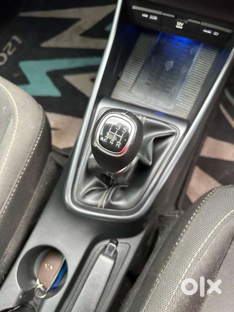 Hyundai New I20 1.2 Asta (o) Mt, 2023, Petrol