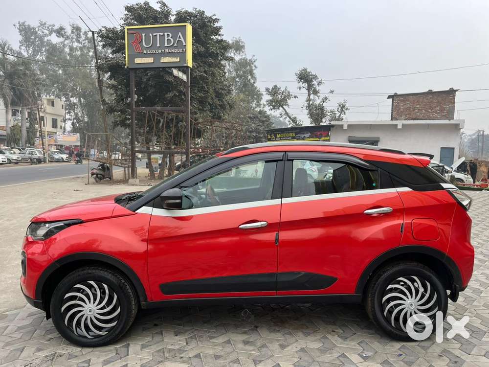 Tata Nexon 1.5 Revotorq Xm (s), 2020, Petrol
