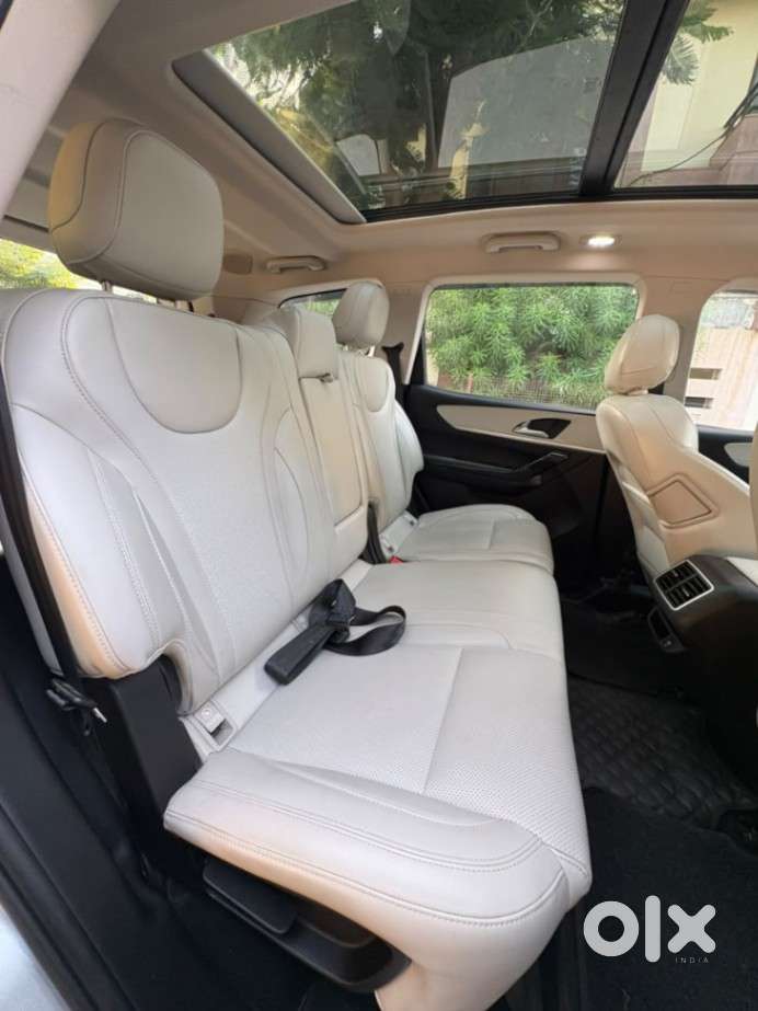 Mahindra Xuv700 2.2 Ax 7 Diesel Mt Luxury Pack Str, 2023, Diesel