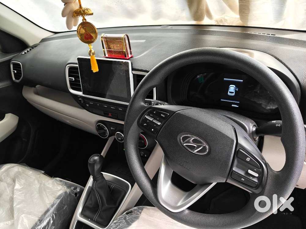 Bilkul New Gadi Hai Seat Ki Panni Bhi Nai Utari
