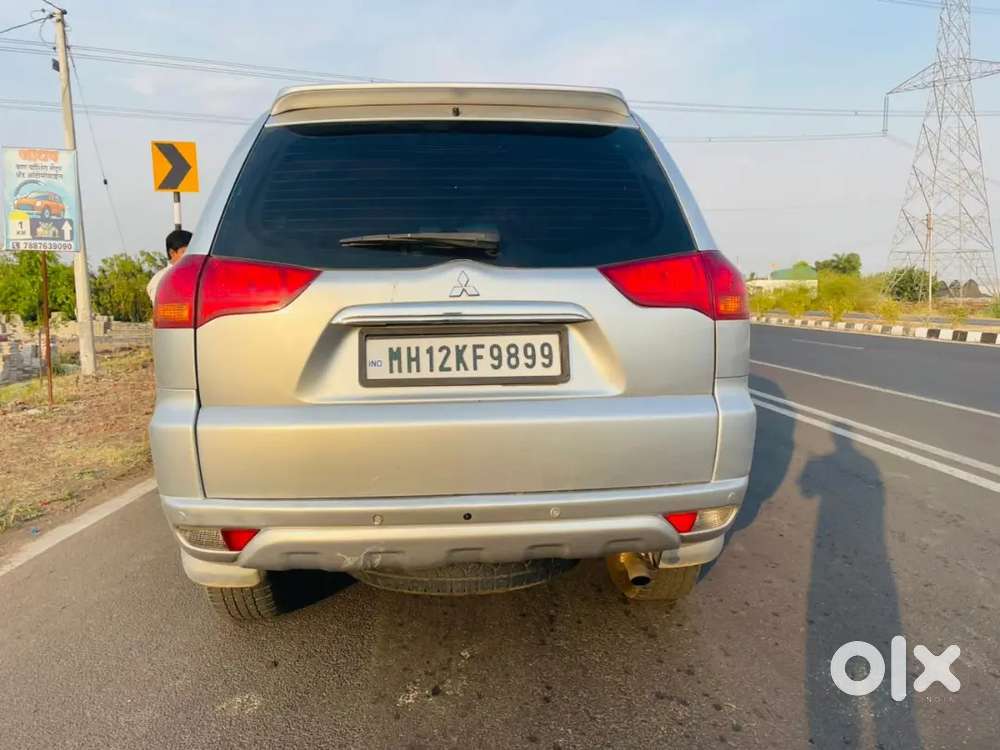 Mitsubishi Pajero Sport 2013 Diesel 180000 Km Driven