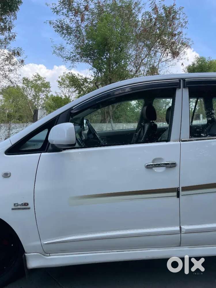 Toyota Innova V 2014