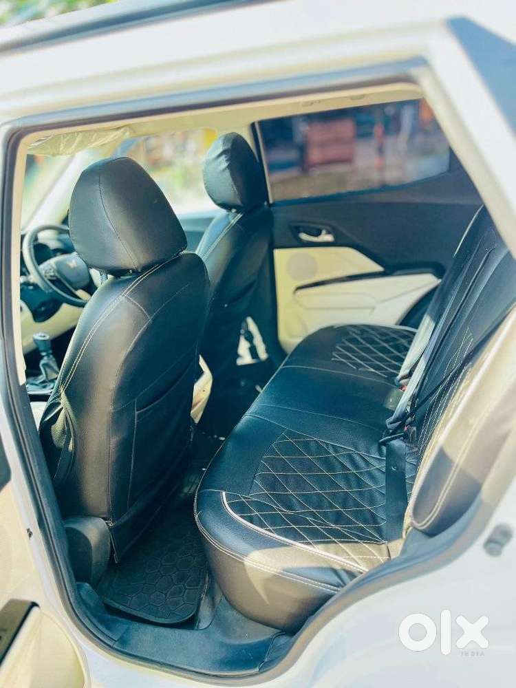 Mahindra Xuv 3xo Ax5 Ds Mt, 2025, Diesel