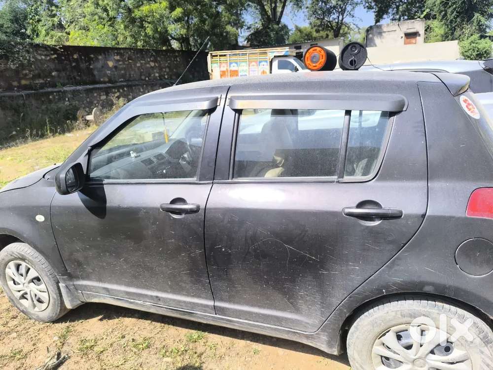 Maruti Suzuki Swift 2011 CNG & Hybrids 195770 Km Driven
