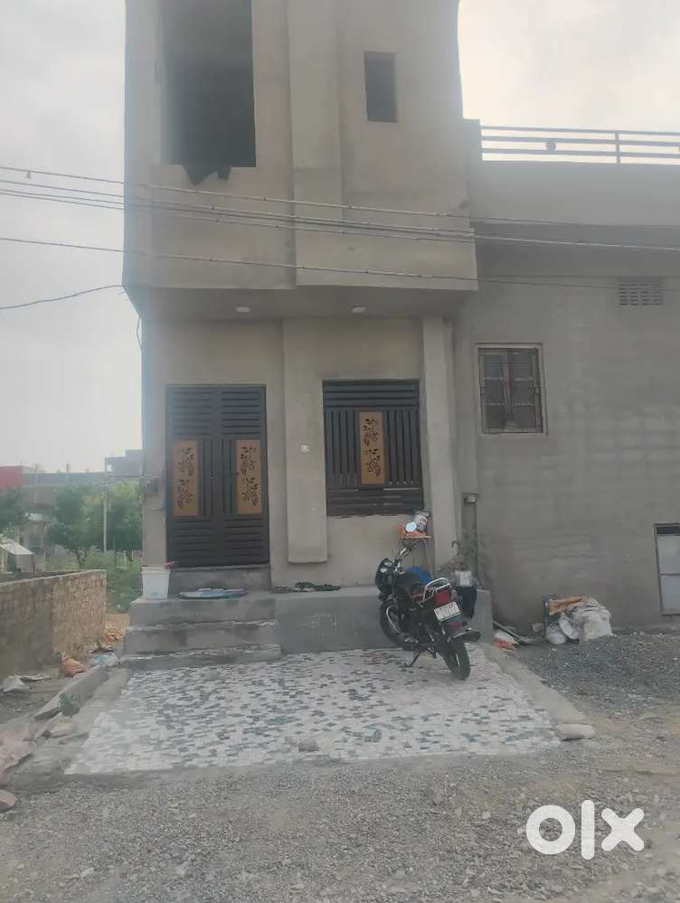 Urgent Sale House 5 BED ROOMS 4 BATHROOMS FOR 5 FAMILY