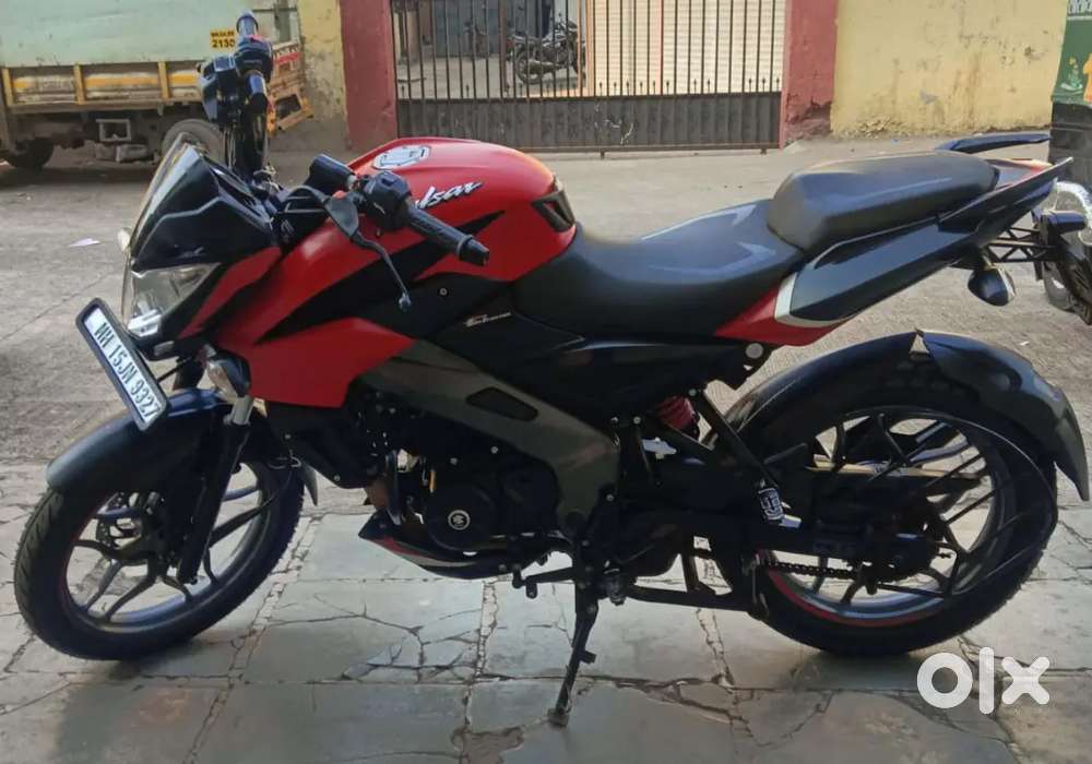 Showroom Contact Bajaj Ns 125  Registration 2 December 2023 For Sale