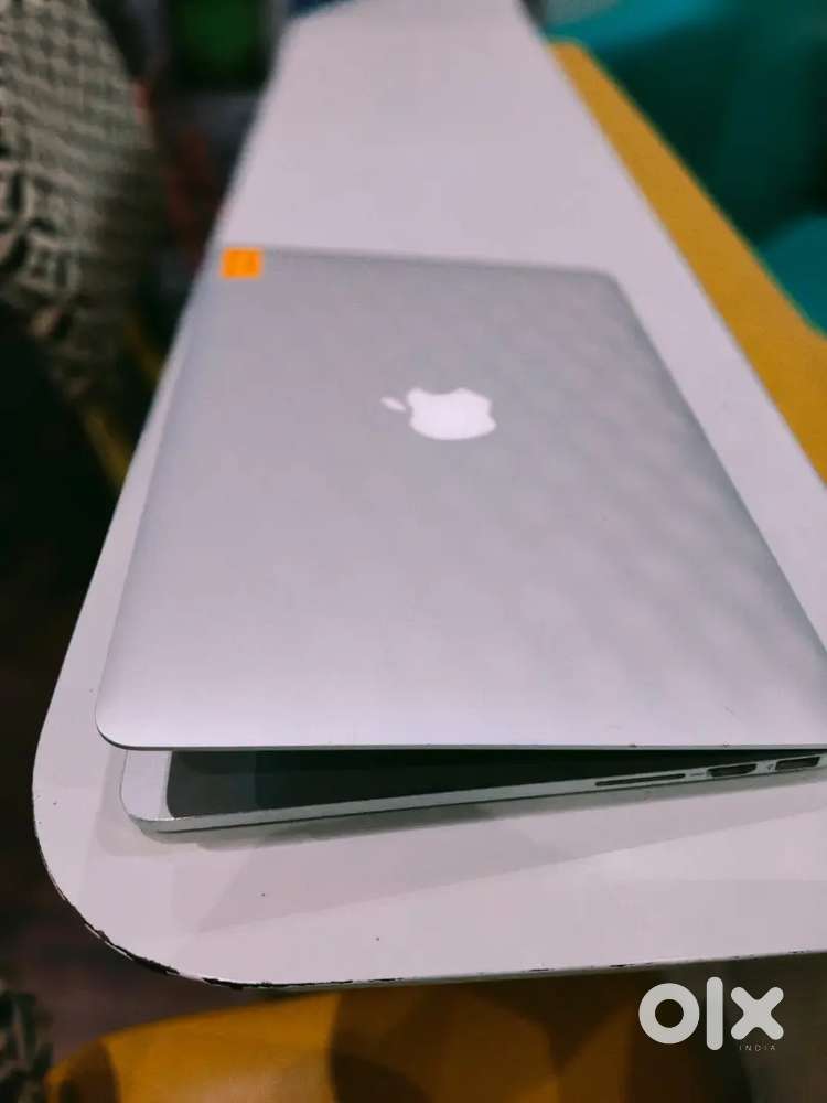 Apple MacBook Pro Retina (2015) i5 8GB RAM, 256GB SSD