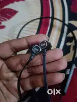 Boat neckband almost new condition I have another buds