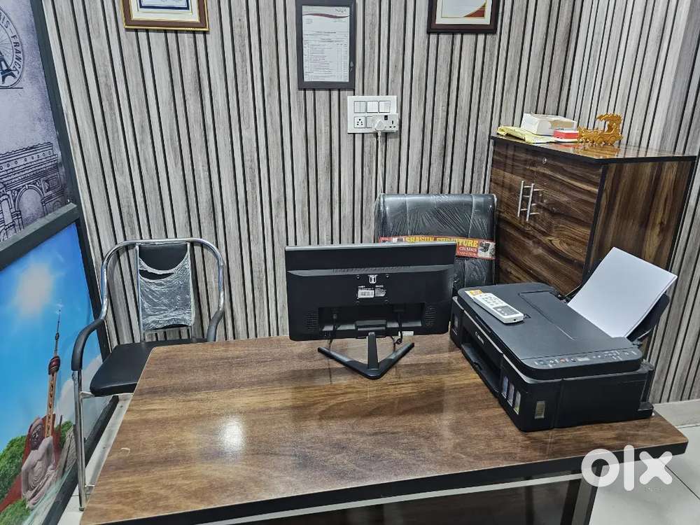 Job for girls for reception and manager in immigration