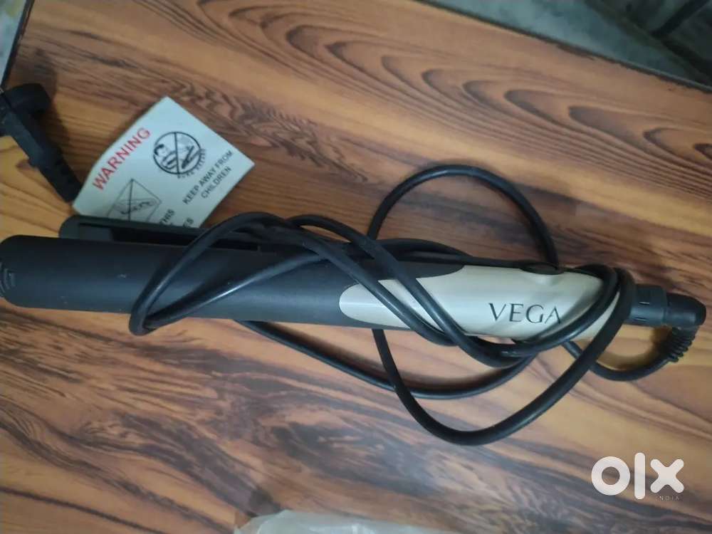 Vega hair straightener