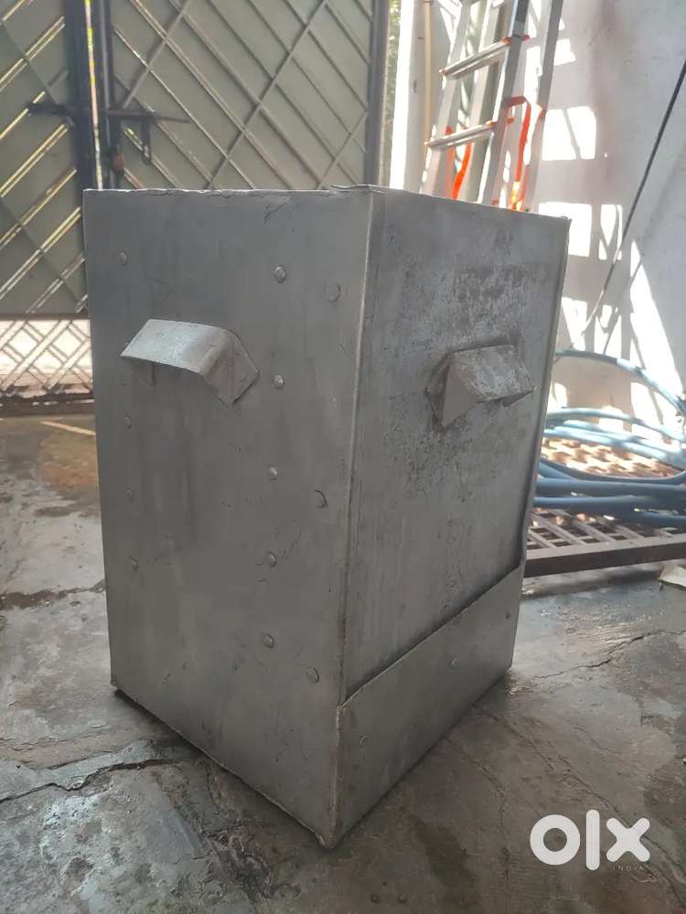 15 days old Idly steamer and good condition