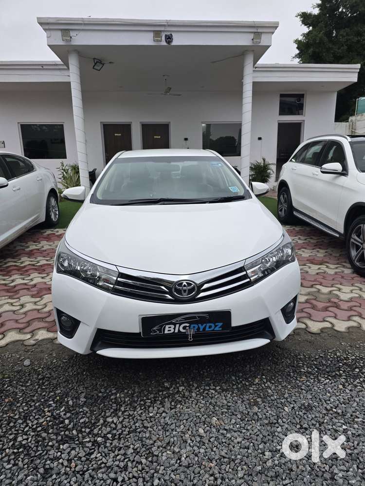 Toyota Corolla Altis, 2015, Petrol