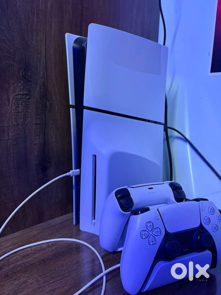 Playstation 5 Pre owned with 2 controllers