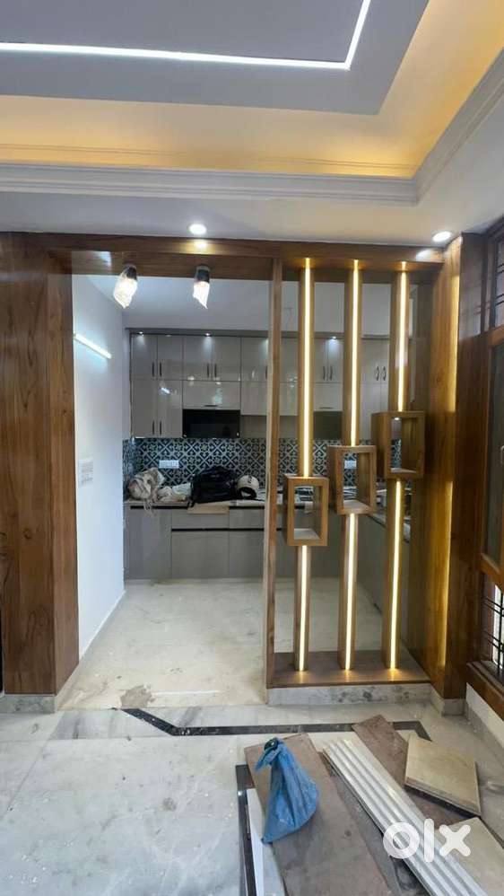 Indirapuram 3 bhk sami furnished flat Available