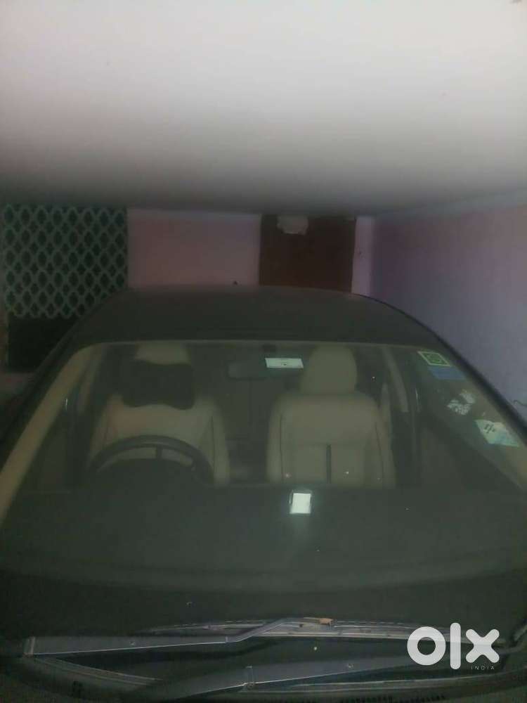 Garage Available for Rent