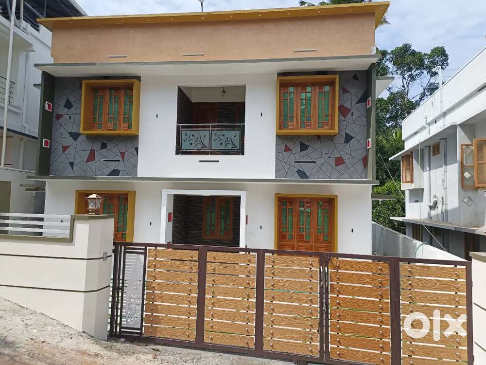 50 MTR Poonkulam Bus Stop 5 Cent, 1900 Sqft, 4 BHK attached, bathroom
