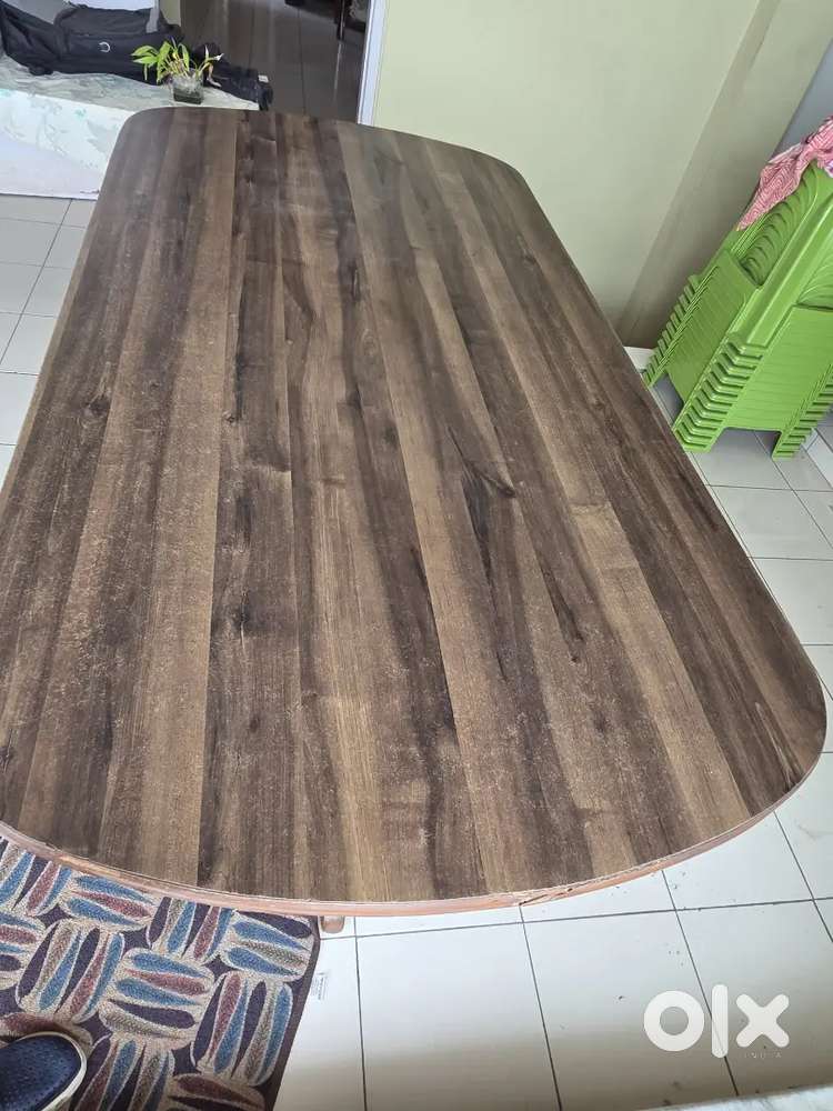 Used Dining table for 6 in usable condition