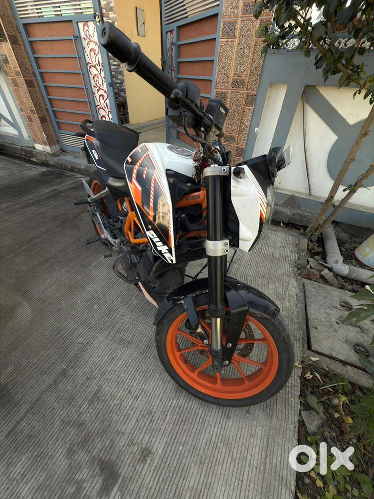 Duke 390 pocket rocket army officer’s bike