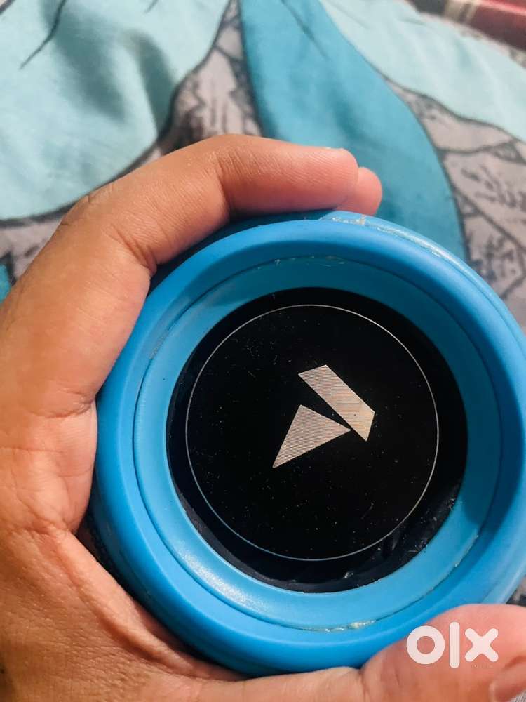 BOAT STONE 350 Blue COLOUR speaker good condtion and sound