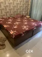 6x3 single bed 2 numbers with 1 side table also and bed has storges