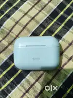 Noise vs102 earbuds with a MI type-c charger