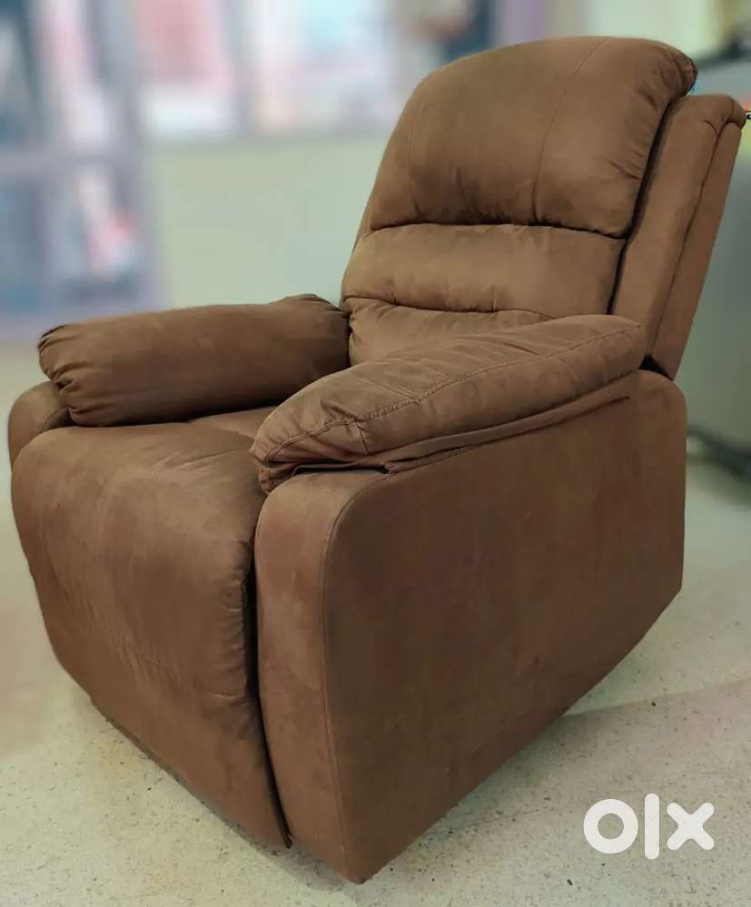 Premium Recliner Sofa – Immediate Sell