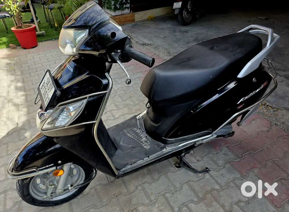 Honda Activa 125 in very good condition first owner all paper complete
