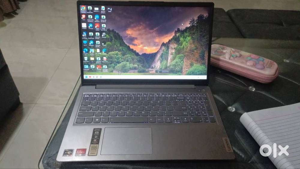 Lenovo IdeaPad Slim 3 AMD Ryzen 5 5500U 15.6  with Radeon graphics