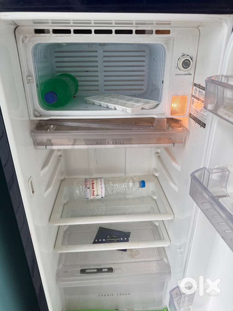 Whirlpool fridge 190 litres in mint condition