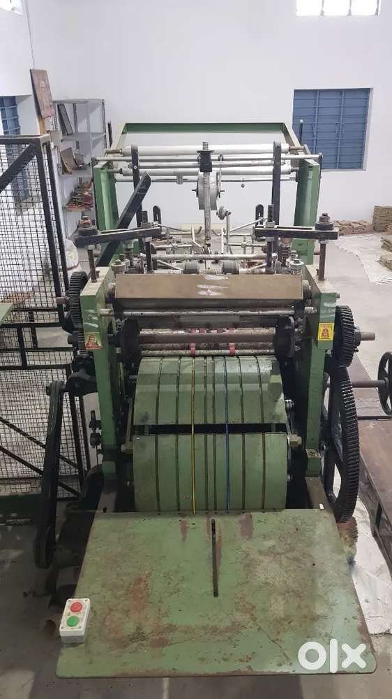 Paper covers making machine