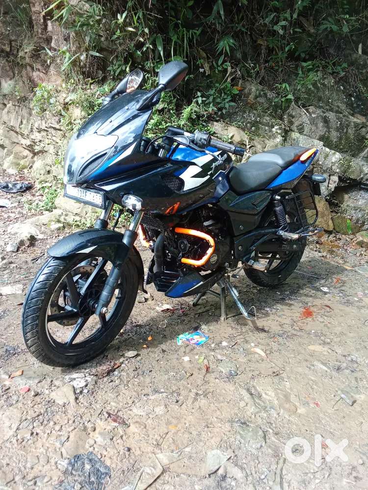 Bajaj Pulsar 220
