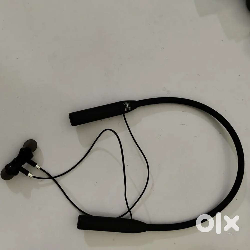 Magnetic neckband