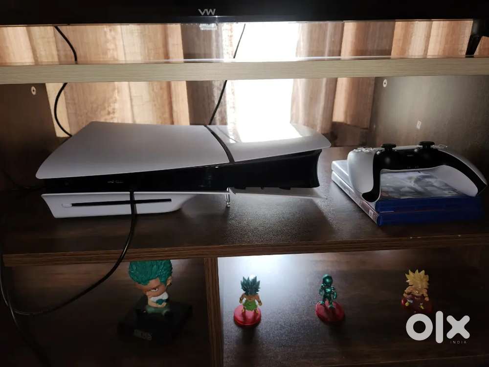 Ps5 slim 1tb mint condition (+ apc ups 1100W)