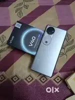 Vivo v40 8/128gb,6 month age.
