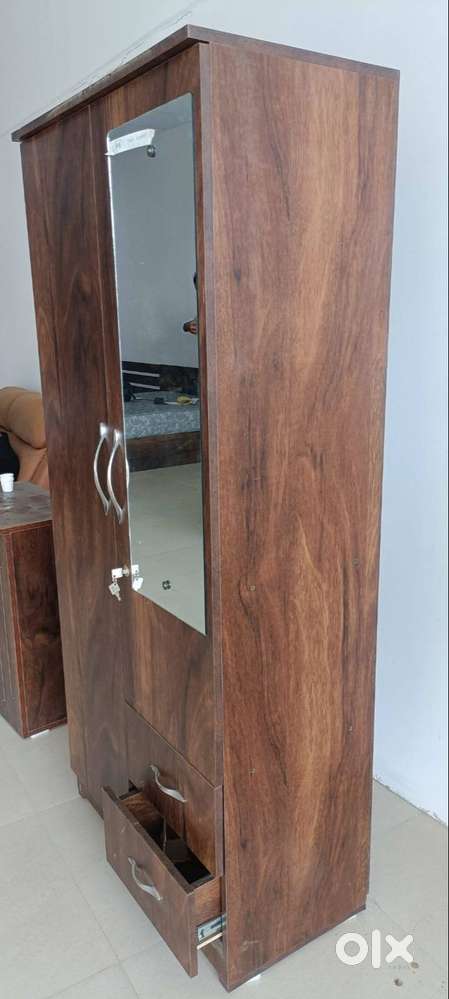 WELL FRUNISHED 2 DOOR WARDROBE FROM FACTORY