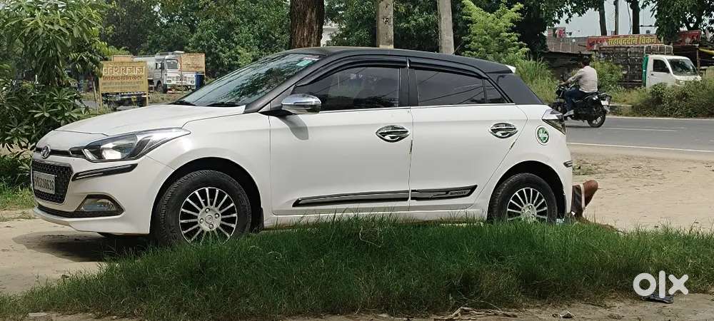 Gadi second top hai gadi me koi kaam nhi hai gadi fresh hai
