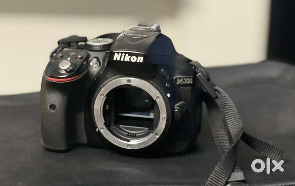 Nikon D5300 + 35mm f/1.8G Prime Lens – Excellent Condition