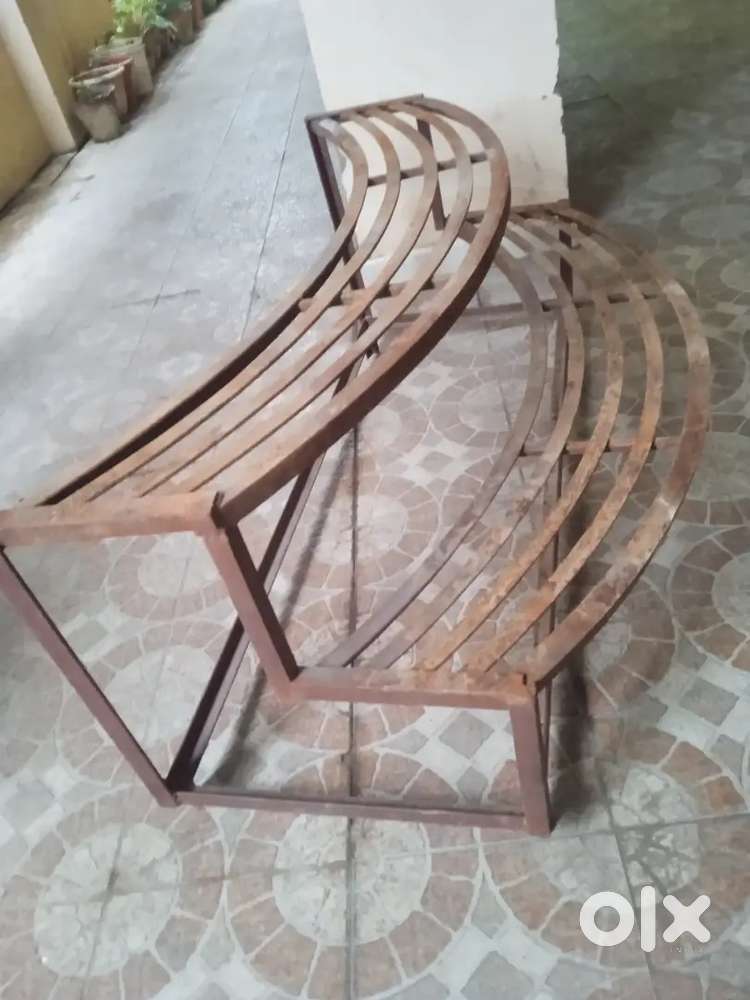 2 steps plant round stand