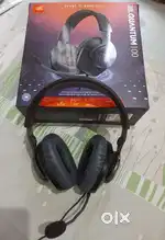 JBL QUANTUM 100 HEADPHONES with noise cancellation feature