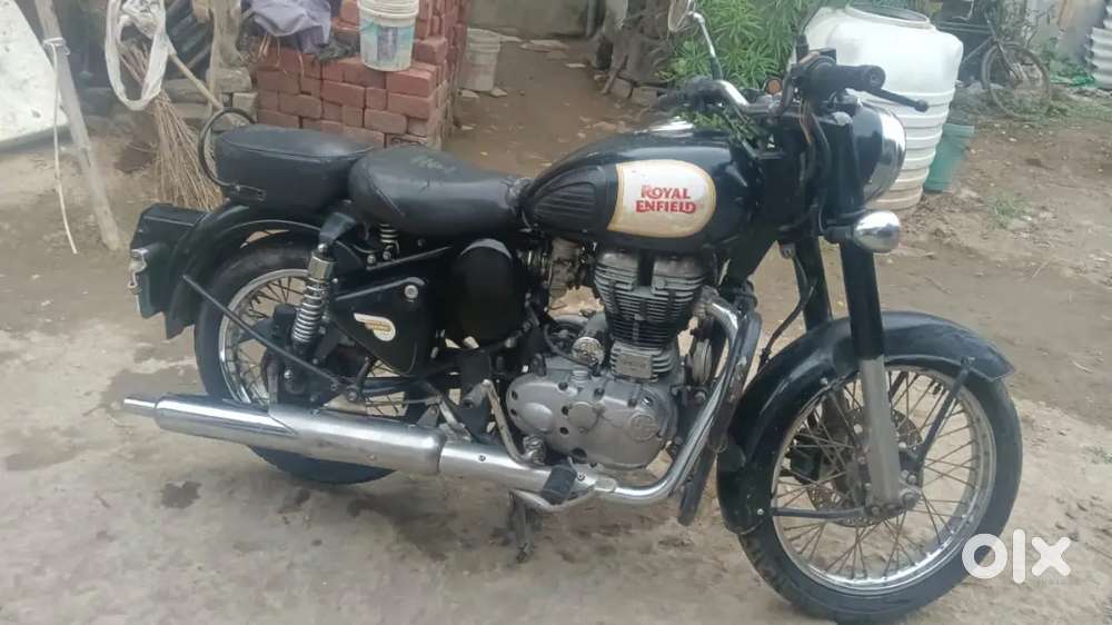 Classic 350 black colour