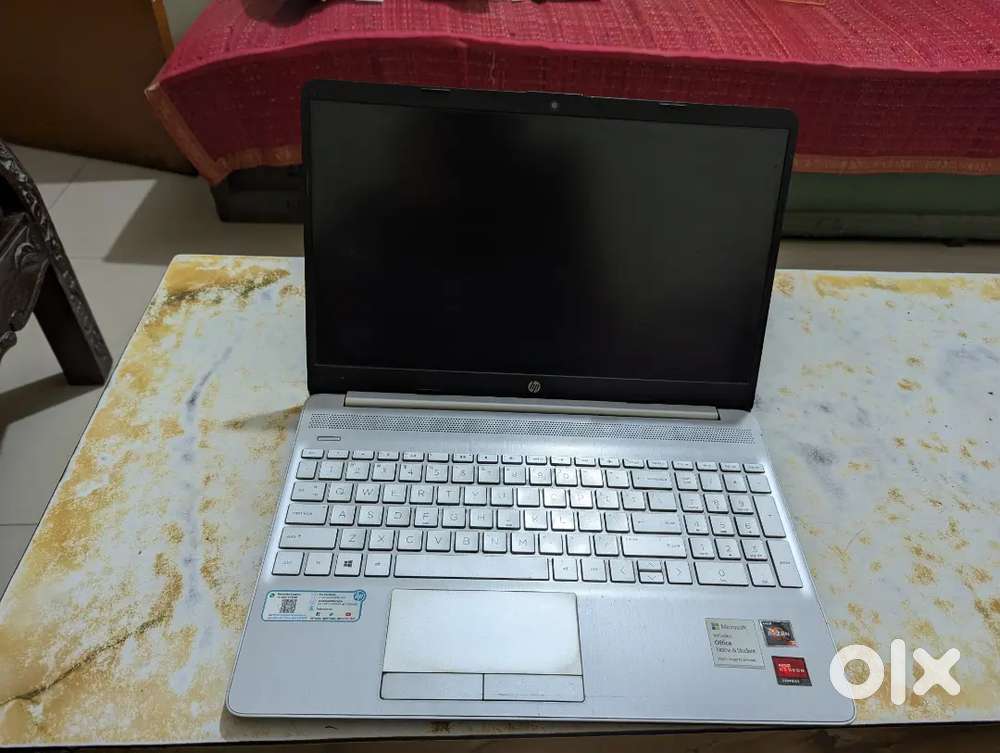 HP Pavillion 15 series (256SSD+500HDD+8GB RAM+2GB AMD Radeon Graphics)