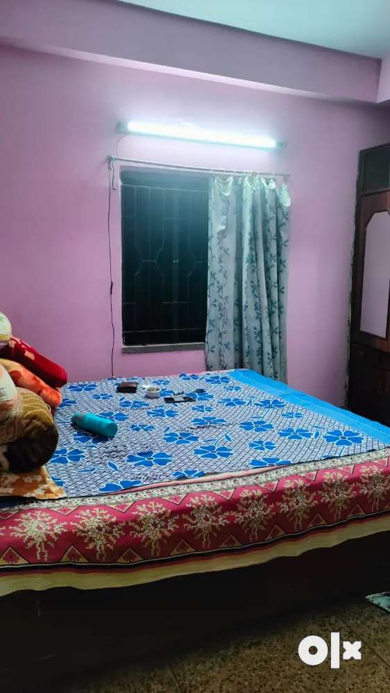 1 room available for roommate..near tollygunge metro..